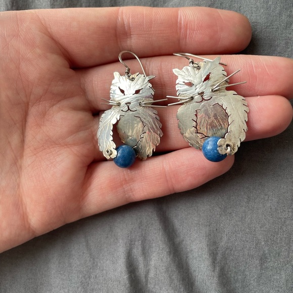 Sterling cat earrings with lapis ball - Picture 2 of 3